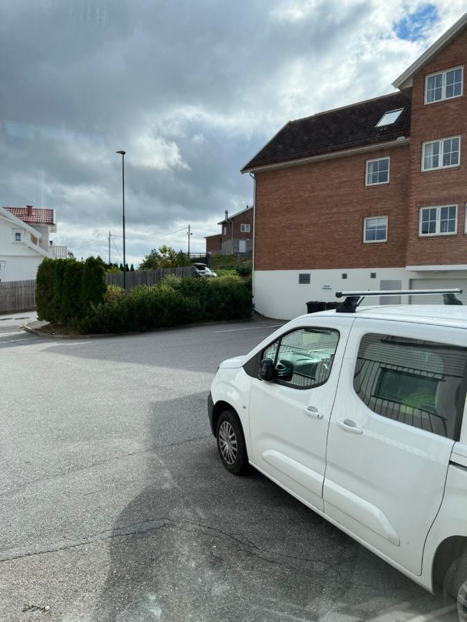 Sentralt I Fredrikstad Gratis Parkering Luaran gambar